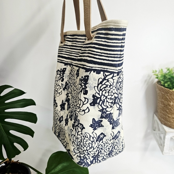 Tommy Bahama Summer Shoulder Bag Tote - Picture 4 of 16